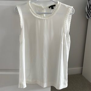❤️ Bundle: 3/$10 ⭐️ J Crew women’s ruffles sleeveless blouse.